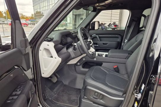 Land Rover Defender 110 D200 X-Dynamic SE