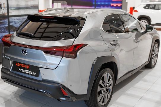 Lexus UX 300h F Sport Design