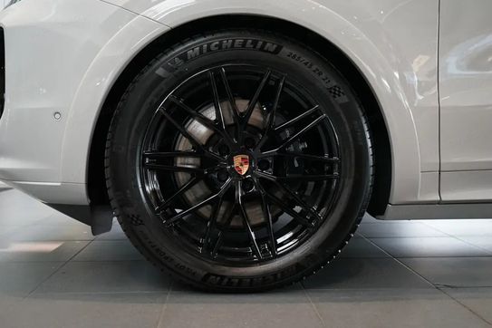 Porsche Cayenne E-Hybrid Black Edition