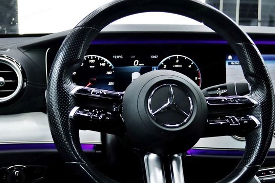 Mercedes E Klasa E 220 d 4-Matic AMG/Avantgarde