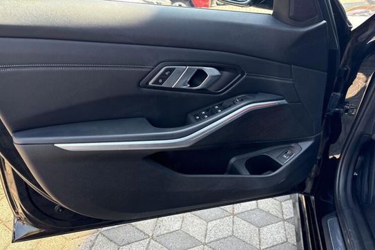 BMW Seria 3 320i Sport Line