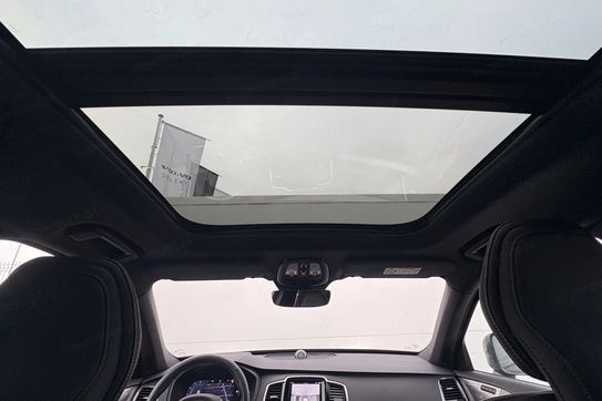 Volvo XC90 T8 AWD Plug-In Hybrid Ultra Dark 7os