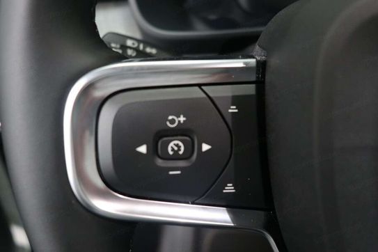 Volvo XC40 B4 Plus Dark
