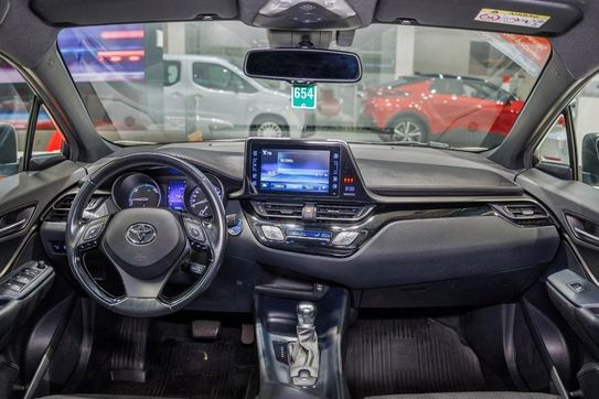 Toyota C-HR 1.8 Hybrid