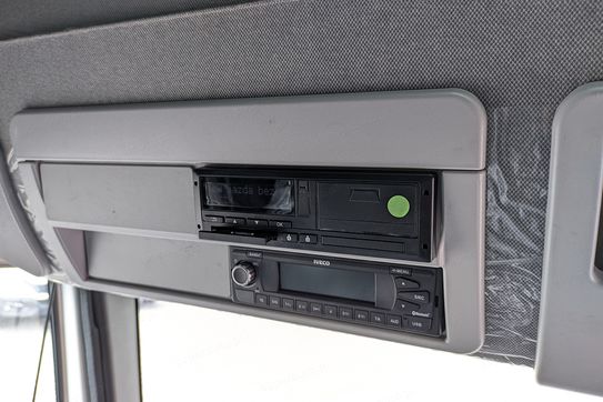 Iveco Eurocargo ML 75E19/P + Winda