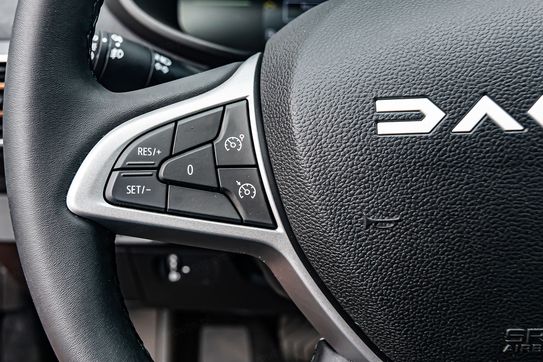 Dacia Jogger Extreme 5-miejsc 1.6 Full Hybrid