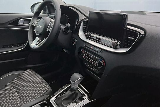 Kia Ceed 1.5 T-GDI Business Line DCT