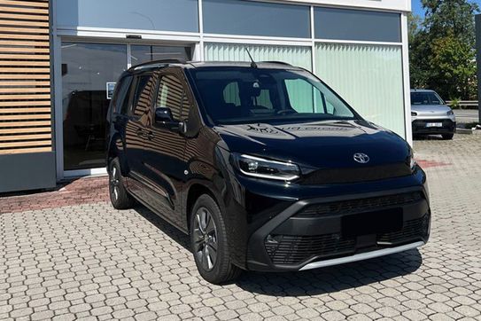 Toyota Proace City Verso Long VIP AT8