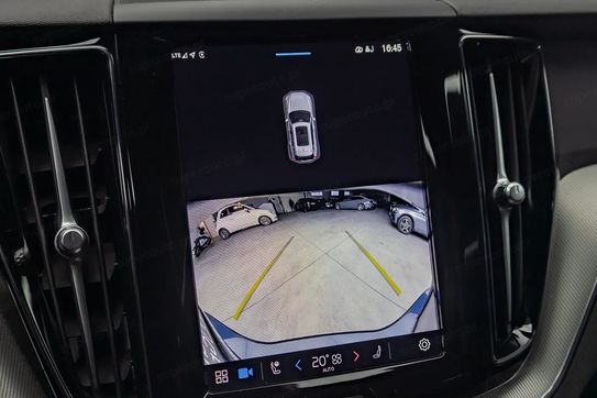 Volvo XC60 B4 D AWD Plus Dark