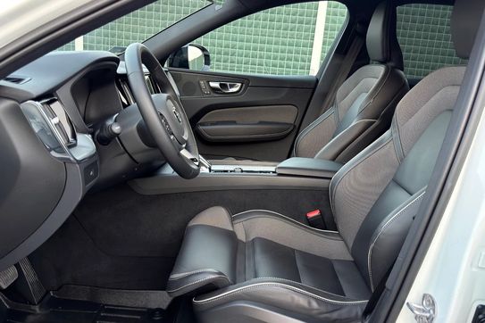 Volvo XC60 D4 R-Design