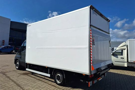 Iveco Daily 35S18 Kontener 8EP + Winda