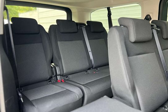 Peugeot Traveller Long L2H1 Business EAT8