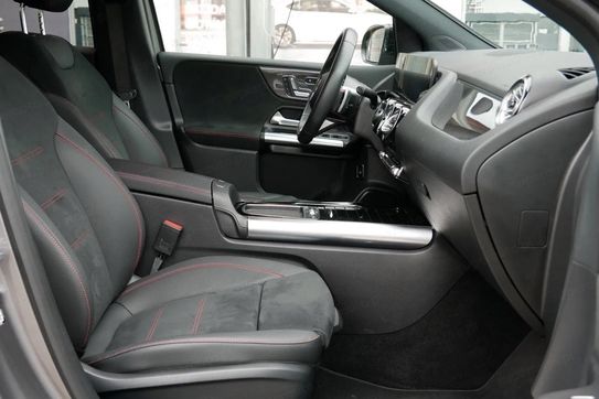 Mercedes B Klasa 220 4MATIC AMG Line