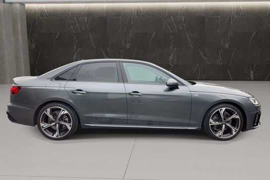 Audi A4 35 TFSI mHEV S Line