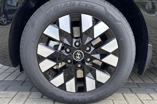 Hyundai Staria 1.6 T-GDI HEV Luxury aut