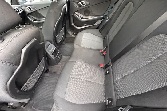 BMW Seria 1 118i Advantage