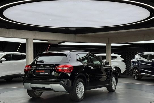 Mercedes GLA 180 7G-DCT