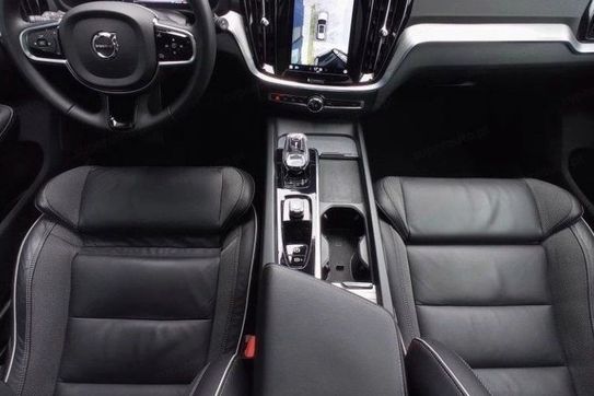 Volvo V60 B4 D R-Design