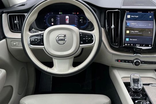 Volvo XC60 T6 Plug-In Hybrid AWD Plus Bright aut