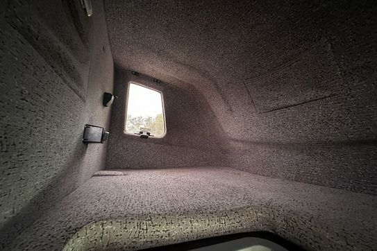 Iveco Daily 35S18 Plandeka + Winda