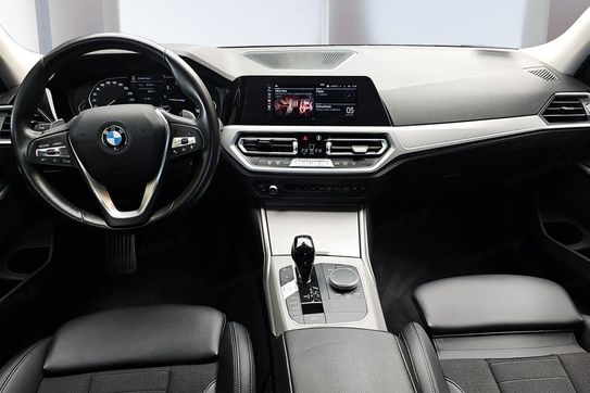 BMW Seria 3 320i Advantage aut