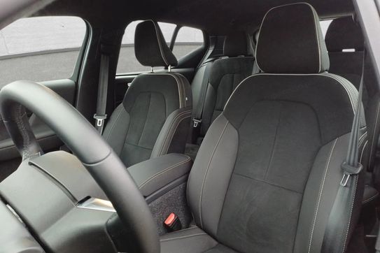 Volvo XC40 B3 B Plus Dark