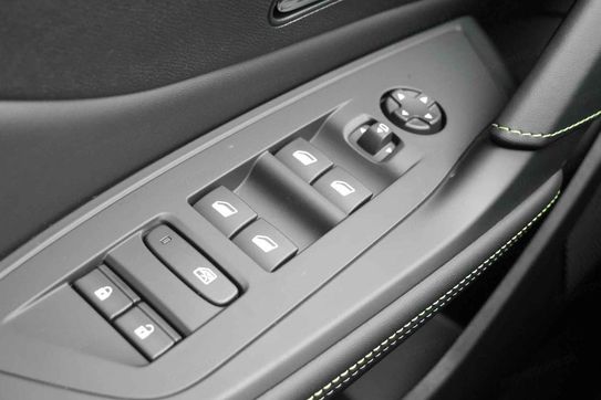 Peugeot 308 GT Exclusive S&S e-DCS6 1.2 mHEV
