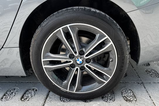 BMW Seria 2 218i Sport Line