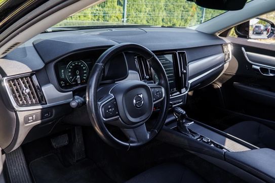 Volvo V90 D4 Momentum