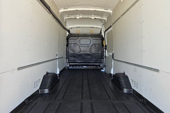 Ford Transit L4H3