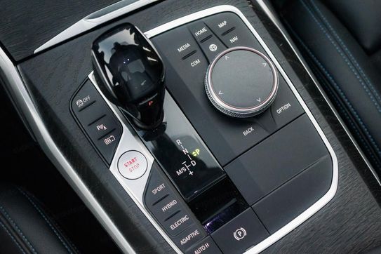 BMW Seria 3 330e M Sport sport-aut