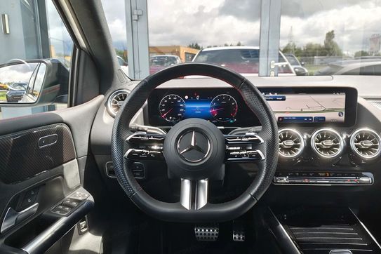 Mercedes B Klasa 200 mHEV AMG Line 7G-DCT