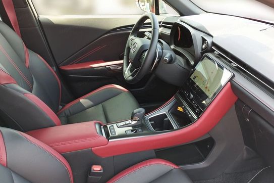 Lexus LBX Hybrid Vibrant Edition