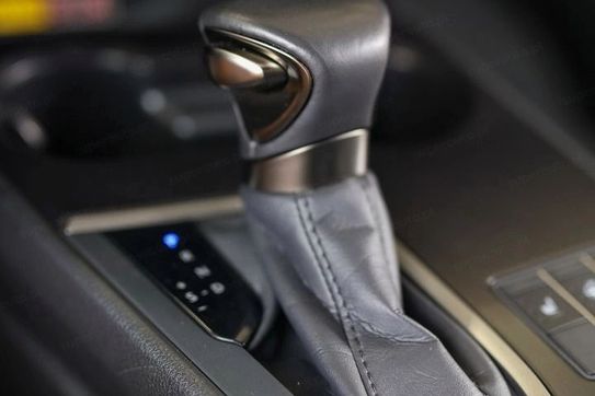 Lexus UX 250h F Sport Design 2WD