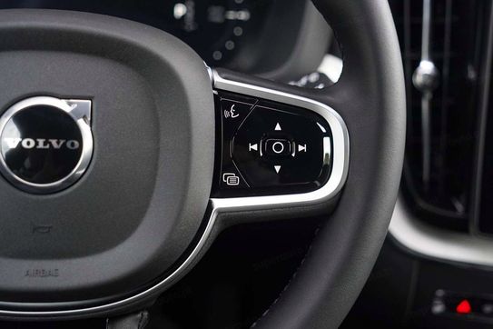 Volvo XC60 T6 Plug-In Hybrid AWD Ultra Dark