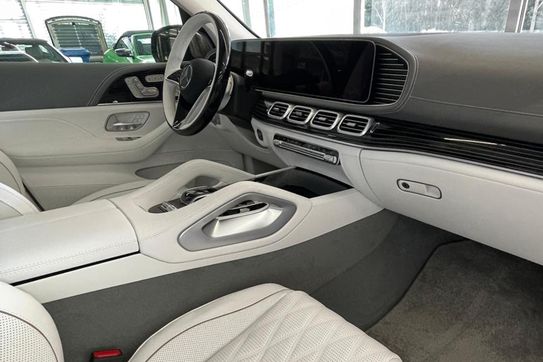 Mercedes GLS Maybach 600 4-Matic