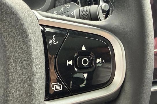 Volvo XC90 T8 AWD Plug-In Hybrid Ultra Dark 7os