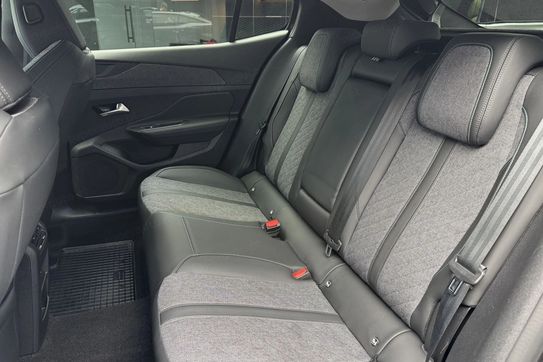 Peugeot 408 1.2 PureTech Allure Pack S&S EAT8