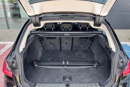 BMW Seria 3 Touring 320d xDrive Sport Line