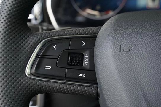 Hongqi HS5 2.0T AWD