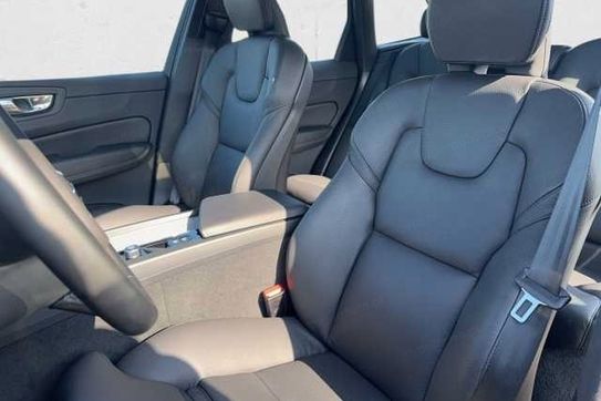 Volvo XC60 B5 B AWD Plus Dark