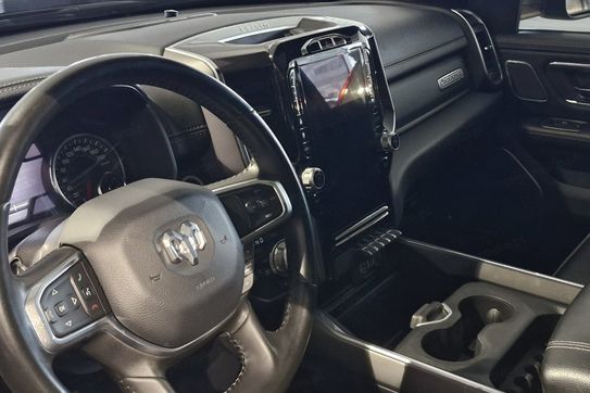 Dodge RAM 1500 V8 HEMI Laramie