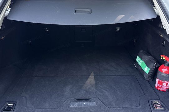 Volvo V90 T6 AWD Plug-In Hybrid Plus Dark aut