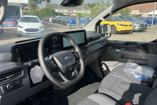 Ford Transit Custom 320 L2H1 Limited PHEV CVT