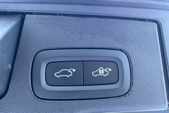 Volvo XC60 B5 B AWD Plus Dark aut