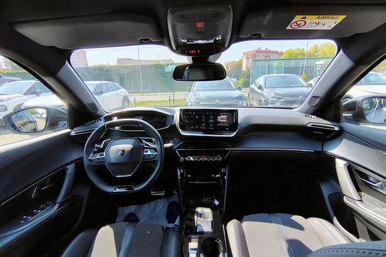 Peugeot 2008 GT e-DCS6