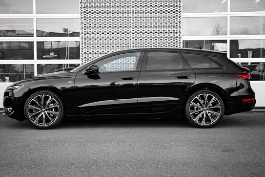 Audi A6 E-tron quattro Avant S line