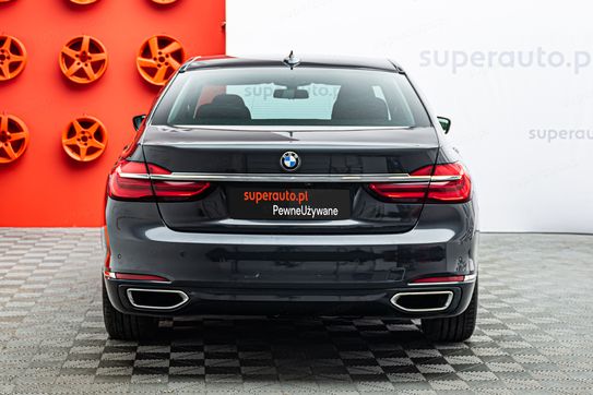 BMW Seria 7 750Li xDrive