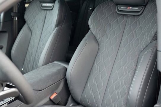 Audi A6 E-tron quattro