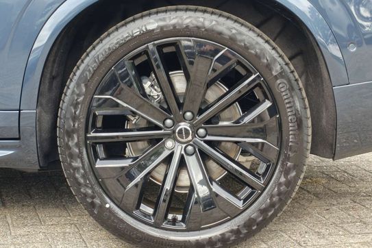 Volvo XC90 B5 AWD Ultra Black Edition